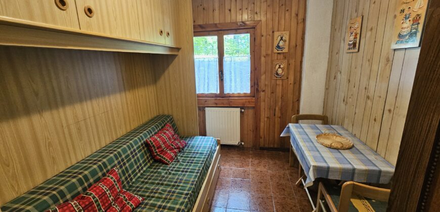 Terminillo bilocale comodo arredato con posto auto